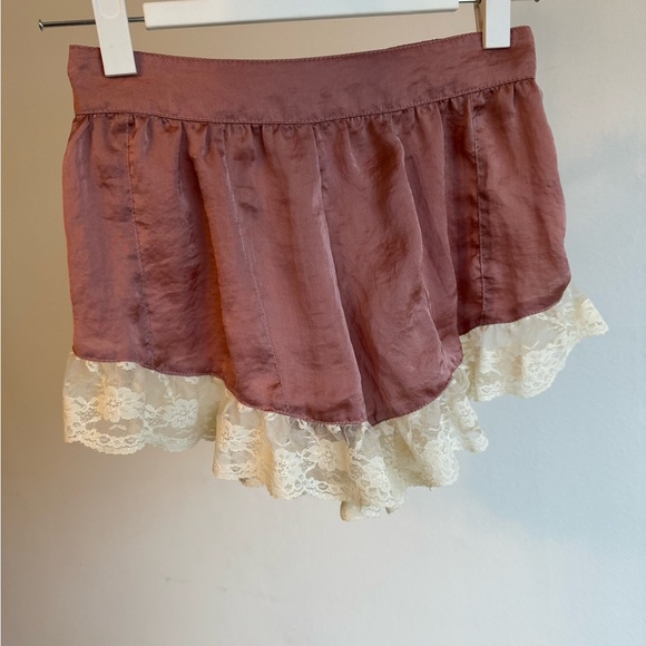Vintage lace trim shorts - Picture 7 of 7